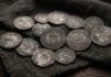 Cea mai mare comoară vikingă din istoria Norvegiei: 2.970 de monede de argint, descoperite pe un câmp de doi pasionați amatori